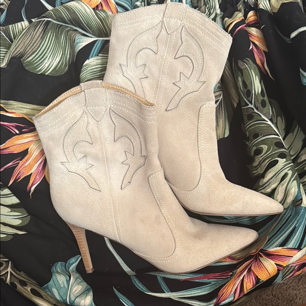 Nine West Cream Heeled Boots with Decorative Stitching